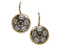 Серебряные серьги круглой формы с изображением цветка «Круглые» с позолотой